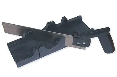 GEHRUNGSLADE MIT SAGE PLASTIK: Hochwertige Gehrungslade mit Kunststoffsäge - Präzises Werkzeugset für Holzbearbeitungsprojekte TK Gruppe® Grosshandel 