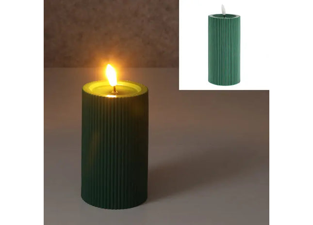 LED-Kerze mit Rille, grün, L, 7,5x15 cm hoch – Stilvolle, realistische Dekobeleuchtung TK Gruppe® Grosshandel 