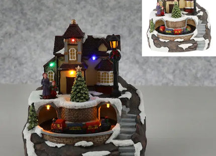 LED-Winterlandschaft mit Stufen und Zug, Einzigartige Feiertagsdeko, 18x20cm TK Gruppe® Grosshandel 