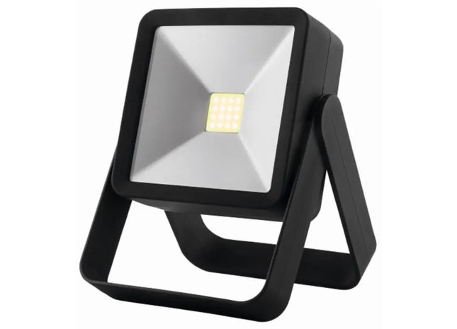Metmaxx LED MegaBeam Lampe TheFlutlichtCOB - schwarz & silber Leistungsstarkes Flutlicht TK Gruppe® Grosshandel 