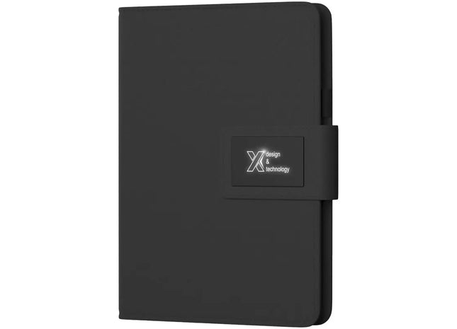 SCX.design O16 A5 Notizbuch mit integrierter Powerbank und leuchtendem Logo - Schwarz, elegantes Design TK Gruppe® Grosshandel 