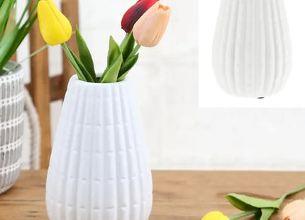 Schlanke Mattweiße Keramikvase, Elegantes Design, ca. 9x17 cm TK Gruppe® Grosshandel 