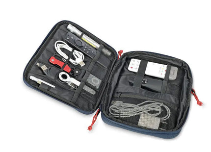 Troika GO URBAN TECH POUCH - Stilvolle Kabeltasche in Dunkelblau TK Gruppe® Grosshandel 