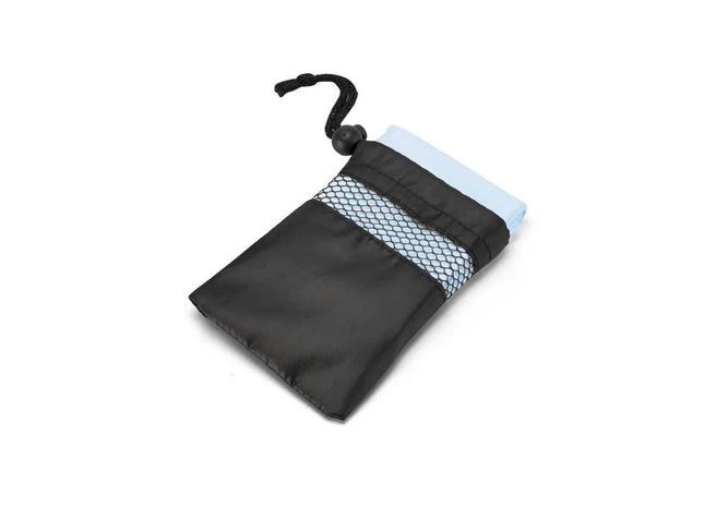 TRAVIS Sporthandtuch aus Mikrofaser (210 g/m²) mit 190T-Beutel - hellblau, ideal für Fitness und Reisen TK Gruppe® Grosshandel 