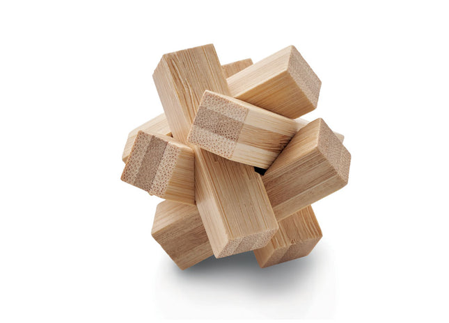 Bambus-Denkspiel in Sternform